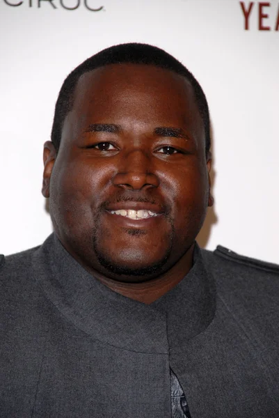 Quinton aaron op e!' s 20e verjaardag bash vieren twee decennia van popcultuur, london, west hollywood, ca. 05-24-10 — Stockfoto