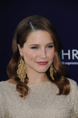 Sophia bush