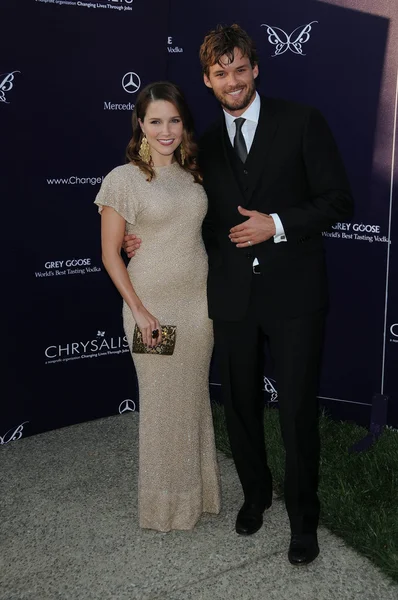 Sophia bush en austin nichols — Stockfoto