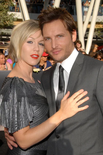 Jennie Garth and Peter Facinelli — Stock Photo, Image