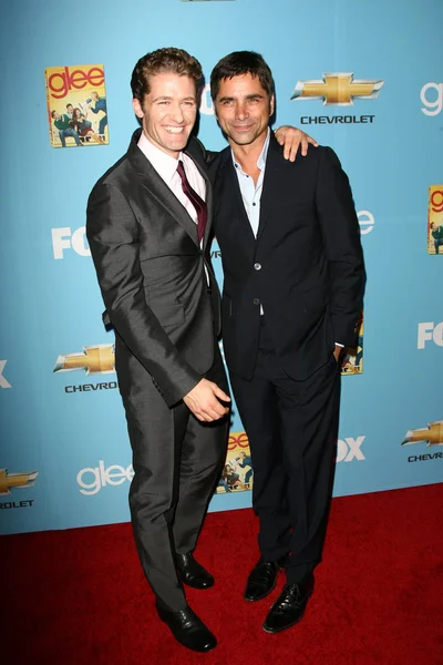 Matthew Morrison and John Stamos at the "GLEE" Season 2 Premiere Screening and DVD Release Party, Paramount Studios, Hollywood, CA. 08-07-10 — Stock Photo, Image
