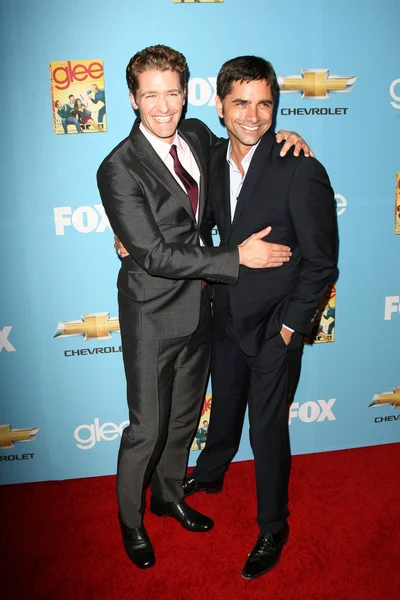 Matthew Morrison och John Stamos på "Glee" säsong 2 Premiere screening och DVD Release Party, Paramount Studios, Hollywood, ca. 08-07-10 — Stockfoto