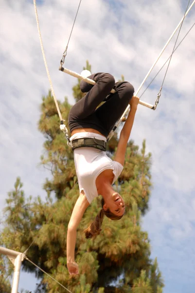 Melissa mccarty bei der geburtstagsparty von kerri kasem in der fliegenden gaona brothers trapezschule, wald hügel, ca. 07.11.10 — Stockfoto