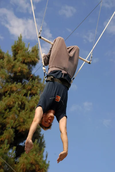 Josh Summers en la fiesta de cumpleaños de Kerri Kasem celebrada en la Flying Gaona Brothers Trapeze School, Woodland Hills, CA. 07-11-10 — Foto de Stock