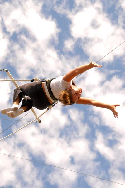 Melissa Mccarty v Kerri Kasem narozenin se konala v Gaona bratři Trapeze škola, Woodland Hills, Ca. 07-11-10 — Stock fotografie