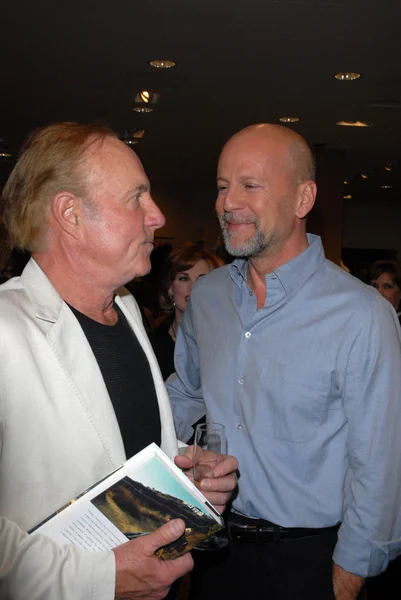 James Caan and Bruce Willis at a celebration of Jerry Weintraub's New Book "When I Stop Talking You'll Know I'm Dead," Barney's New York, Beverly Hills, CA. 05-18-10 — Stock Photo, Image