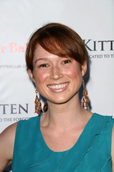 Ellie Kemper at the 3rd Annual Fur Ball at the Skirball, benefitting Kitten Rescue of Los Angeles, Skirball Cultural Center, Los Angeles, A. 09-11-10 — 图库照片