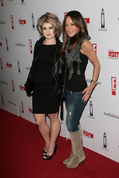 Kelly Osbourne e Robin Antin al Keeping Up with the Kardashians The Spin Crowd Series Party, Trousdale, West Hollywood, CA. 08-19-10 — Foto Stock