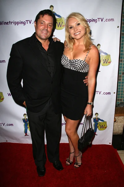 Jeff Rector y Alana Curry en la fiesta de lanzamiento de WineTrippingTV.com y desfile de moda de Olia, Aqua Lounge, Beverly Hills, CA. 08-05-10 — Foto de Stock