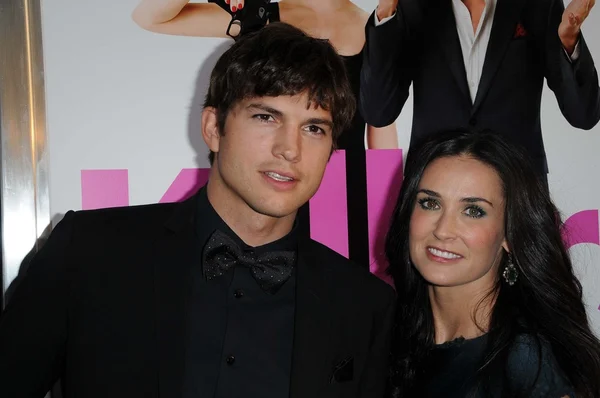 Ashton kutcher, demi moore — Photo