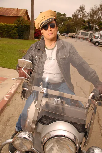 Damian Chapa en el set del segundo día de rodaje de "Brando No Autorizado", Ubicación Privada, San Pedro, CA. 06-28-10 — Foto de Stock