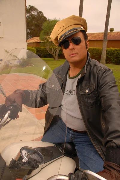 Damian Chapa op de set van de tweede dag van schieten "Brando ongeautoriseerde," prive-locatie, San Pedro, ca. 06-28-10 — Stockfoto