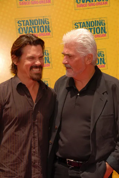 Josh Brolin and James Brolin — Stock Photo, Image