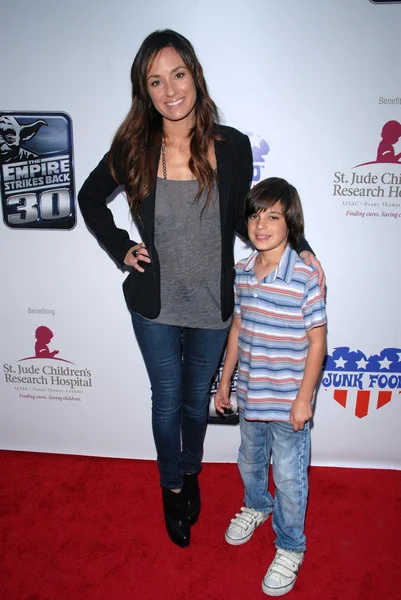 Catt Sadler and son Austin at "The Empire Strikes Back" 30th Anniversary Charity Screening Benefiting St. Jude Children's Research Hospital, ArcLight Cinemas, Hollywood, CA. 05-20-10 — Stock Photo, Image