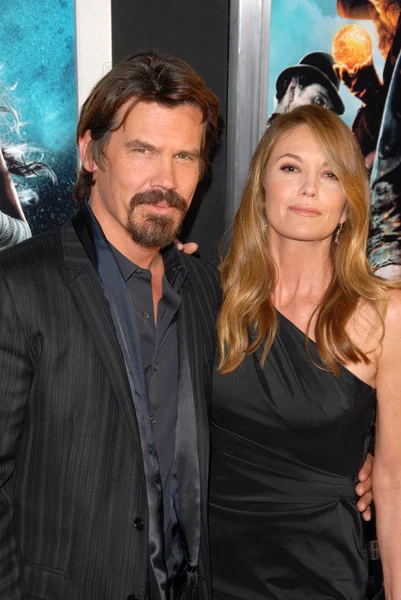 Josh Brolin en Diane Lane in de "Jonah Hex" Los Angeles Premiere, Cinerama Dome, Hollywood, ca. 06-17-10 — Stockfoto