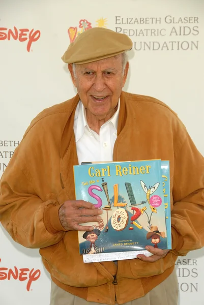 Carl Reiner at the 2010 A Time For Heroes Celebrity Picnic, Wadsworth Theater, Los Angeles, CA. 06-13-10 — Stock Photo, Image