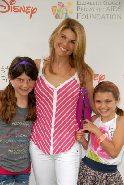 Lori loughlin ve kızları — Stok fotoğraf