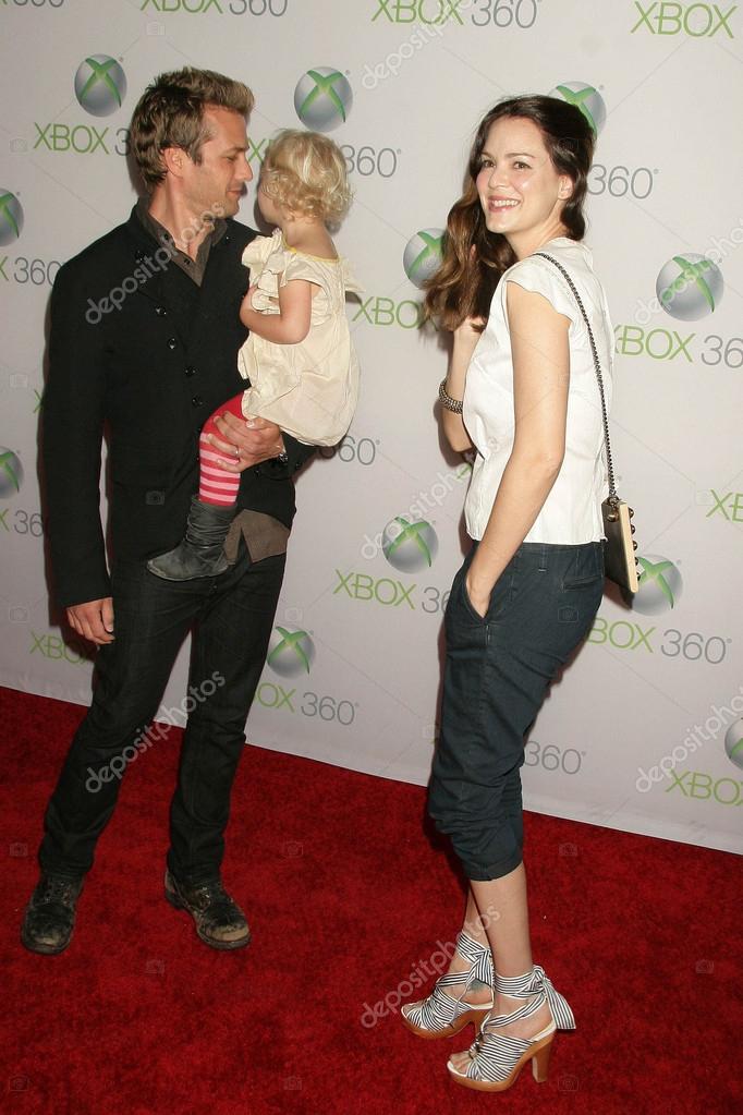 Gabriel Macht And Jacinda Barrett And Daughter Satine Anais Geraldine Macht At The World Premiere Of