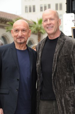 Efendim ben kingsley, bruce willis