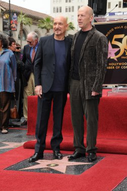 Efendim ben kingsley, bruce willis