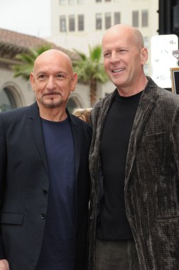 Efendim ben kingsley, bruce willis