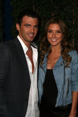 Tony dovolani ve audrina patridge