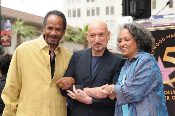 Tim reid, sir ben kingsley, maxwell daphne reid — Fotografia de Stock