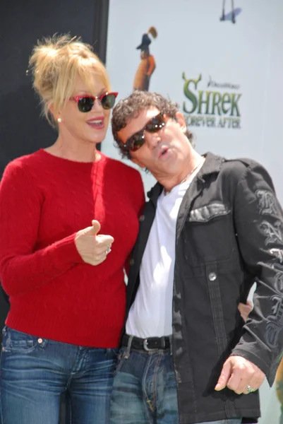 Melanie Griffith a Antonio Banderas na "Shrek navždy po" Los Angeles Premiere, Gibson amfiteátr, universální město, CA. 05-16-10 — Stock fotografie