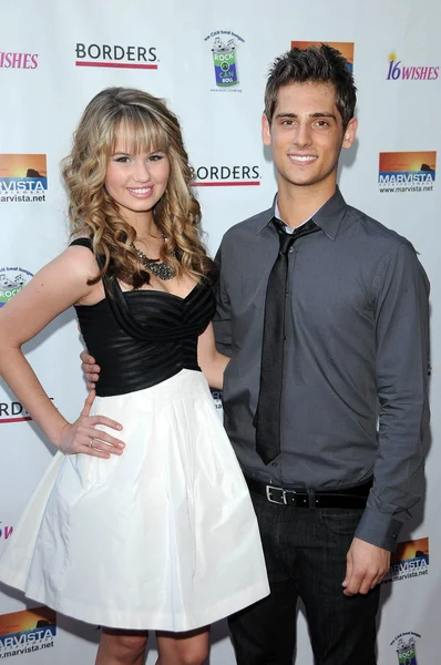 Debby ryan och jean-luc bilodeau — Stockfoto