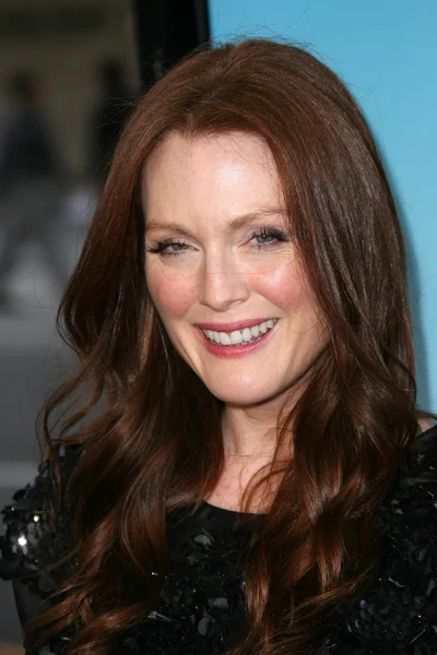 Julianne moore op "the kids are all right" los angeles film festival openingsavond premiere, regal 14, los angeles, ca. 06-17-10 — Stockfoto