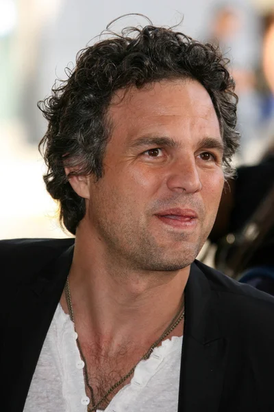 Mark Ruffalo at "The Kids Are All Right" Los Angeles Film Festival Opening Night Premiere, Regal 14, Los Angeles, CA. 06-17-10 — Stock Photo, Image