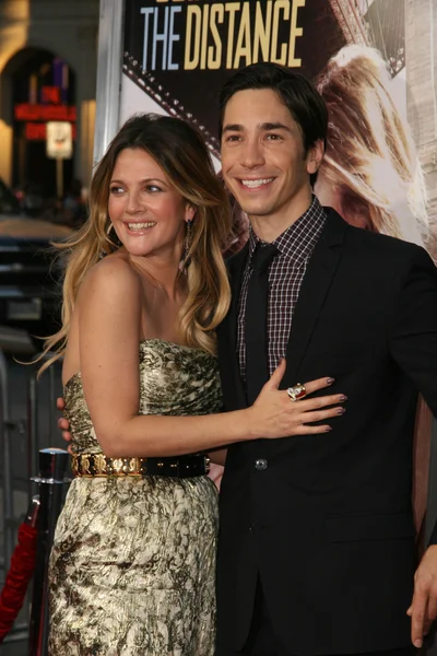 Drew Barrymore and Justin Long at the "Going The Distance" Los Angeles Premiere, Chinese Theater, Hollywood, CA. 08-23-10 — Stock Photo, Image