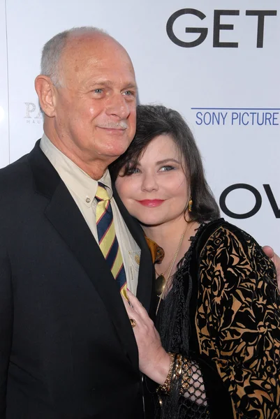 Gerald Mcraney ve Delta Burke "Get Low"un galasında, Sinema Sanatları ve Bilimleri Akademisi, Los Angeles, Ca. 07-27-10 — Stok fotoğraf