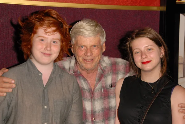 Robert Morse con Charles y Allyn Morse — Foto de Stock