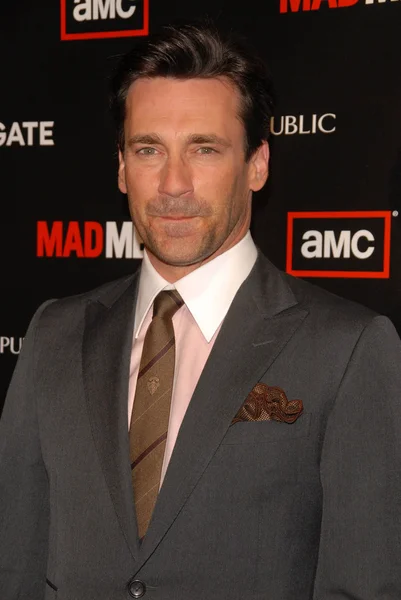 Jon hamm bei amc 's "mad men" saison 4 los angeles premiere, mann chinesisch 6, hollywood, ca 20.07-10 — Stockfoto