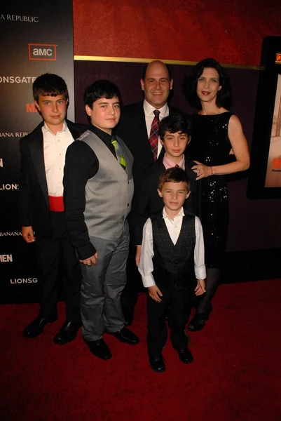 Matthew Weiner på AMC ' s "Mad Men" säsong 4 Los Angeles Premiere, Mann kinesiska 6, Hollywood, ca 07-20-10 — Stockfoto