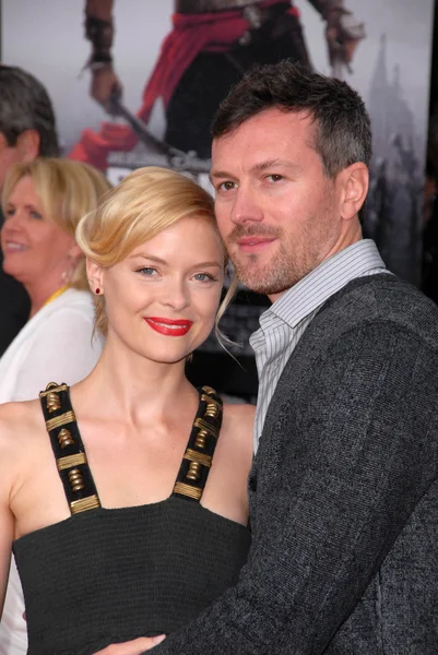 Jaime King and Kyle Newman — Stock Photo, Image