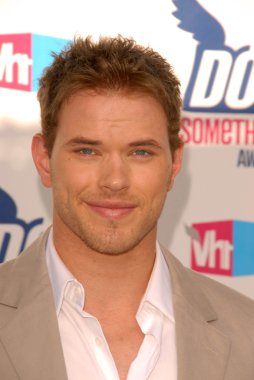 Kellan lutz