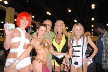 Rene riffel, alicia arden, stan lee, mary carey ve paula labaredas