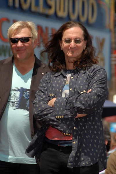 Alex lifeson και geddy lee στην επαγωγή τελετή για βιασύνη σε το Χόλιγουντ με τα πόδια της φήμης, hollywood, ca. 25-06-10 — Φωτογραφία Αρχείου