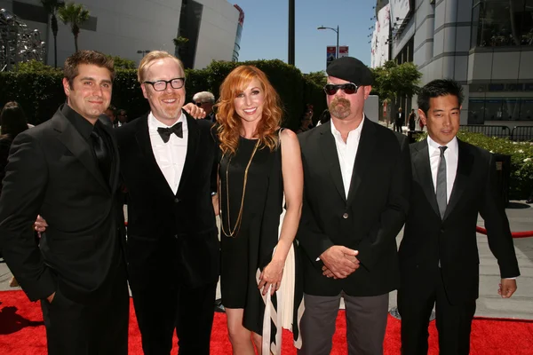 Tory Belleci, Adam Savage, Kari Byron, Jamie Hyneman e Grant Imahara — Foto Stock