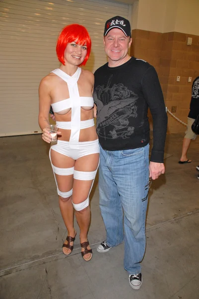 Rena Riffel com seu co-estrela de "Showgirls" Greg Travis — Fotografia de Stock