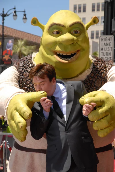 Mike Myers at the induction of Shrek into the Hollywood Walk of Fame, Hollywood, CA. 05-20-10 — Stock fotografie