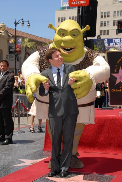 Mike Myers na indução de Shrek na Calçada da Fama de Hollywood, Hollywood, CA. 05-20-10 — Fotografia de Stock