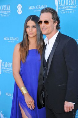 Camila alves ve matthew mcconaughey
