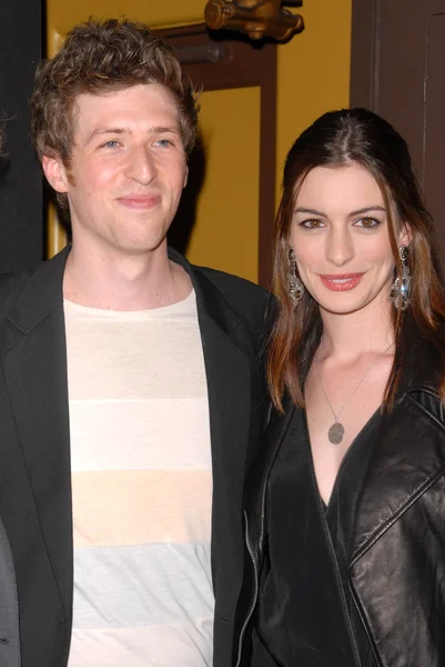 Daryl Wein and Anne Hathaway — Stock Photo, Image