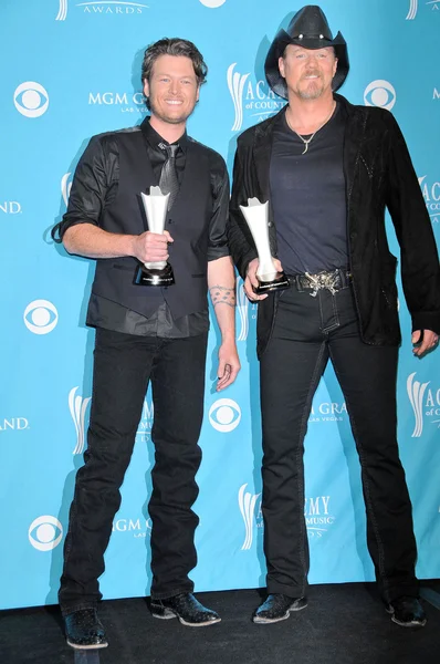 Blake shelton- and -trace adkins — Stockfoto