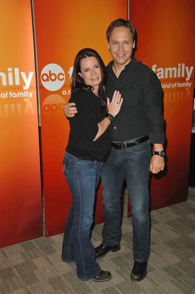 Holly Marie Combs y Chad Lowe —  Fotos de Stock