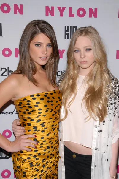 Ashley Greene, Portia Doubleday — Stock Photo, Image