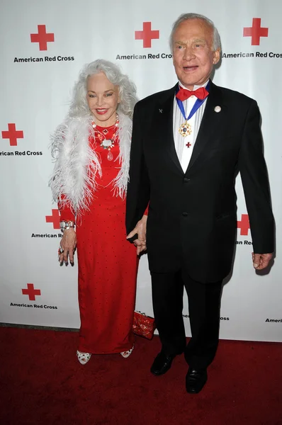 Lois aldrin en buzz aldrin — Stockfoto